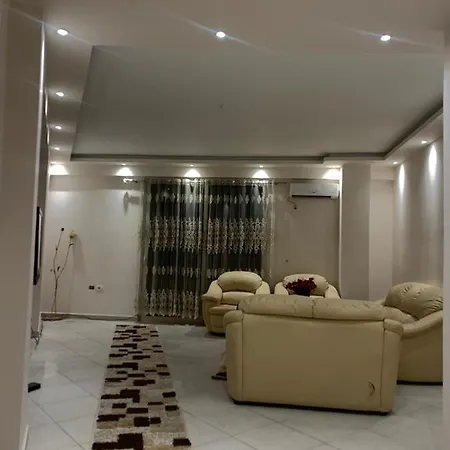 Cosy 2 Bedroom For Apartment *